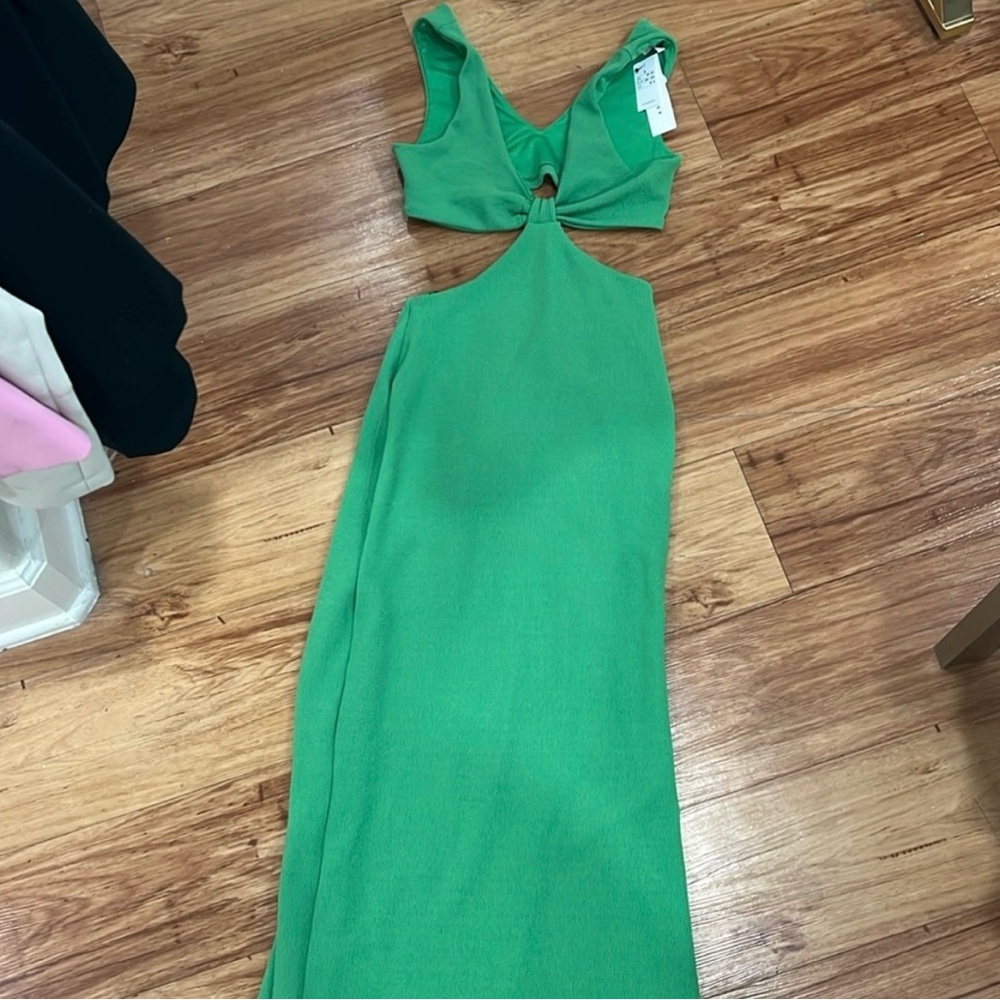 Elegant Green Sleeveless Dress